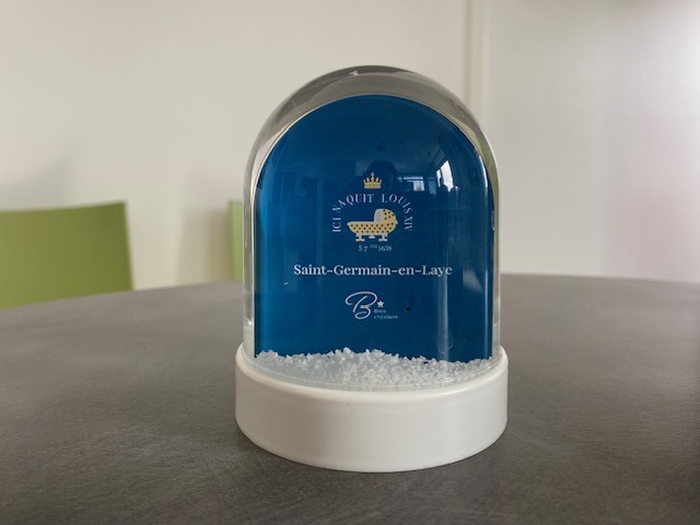 Boule à neige, fabriquée en France | SAINT-GERMAIN-EN-LAYE – Image 2